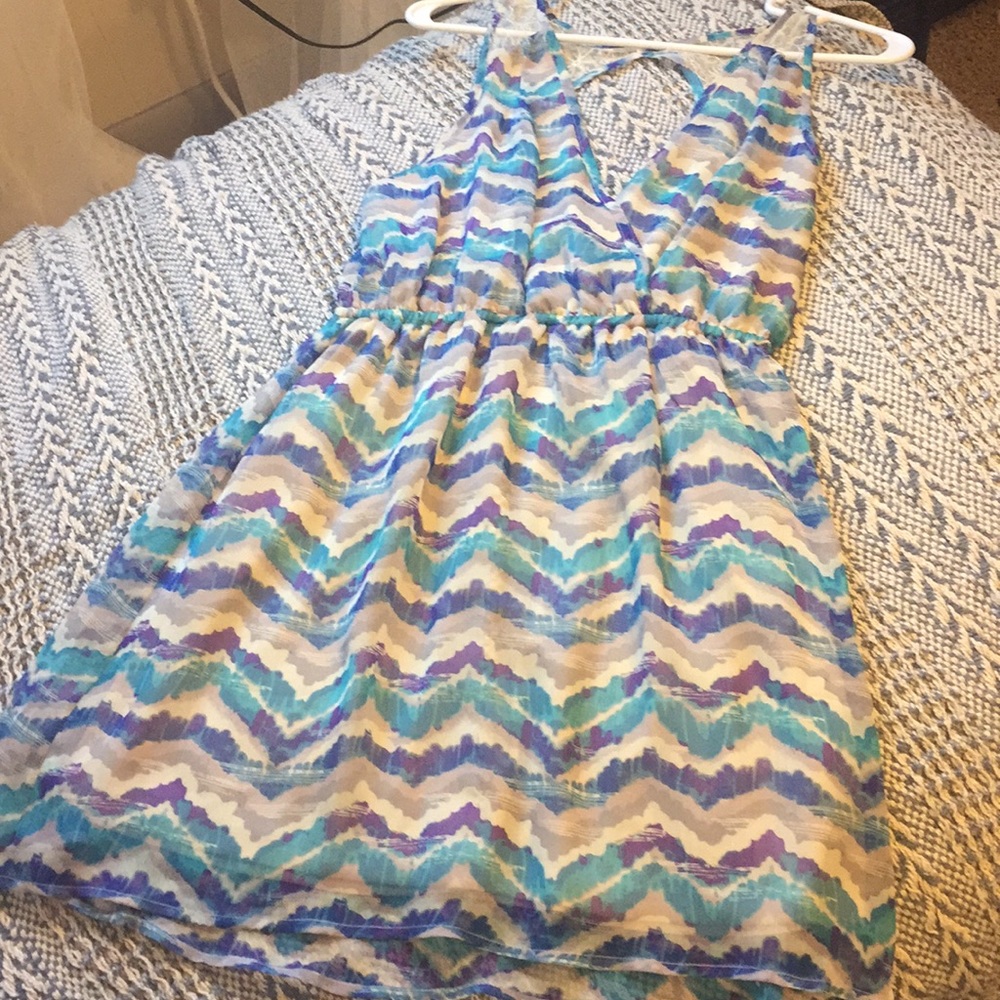 Patterned dress with lace back